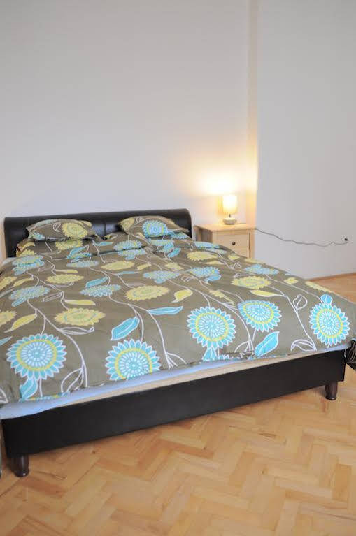 Great Buda Apartman Budapest Esterno foto